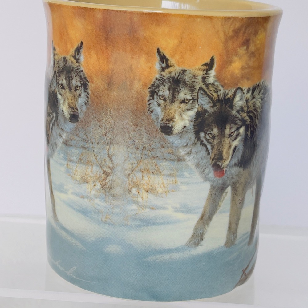 Wild Wings Body Language Wolves Coffee Mug Lee Kromschroeder 2011 Wildlife